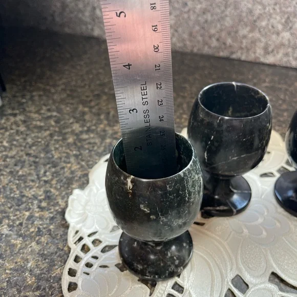 Elegant Black Marble Goblet Set - Picture 4 of 6
